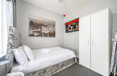 * Well equipped apartment for a relaxing cosy and luxurious fun stay + Free Parking + Free Fast WiFi * - Foto 2