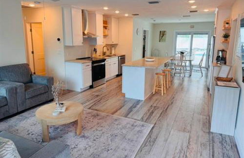 Beautiful home with large pool! Close to the beach! - Foto 28