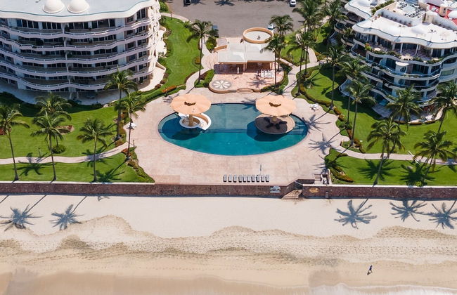 Ocean Front Penthouse Pool Sleeps 8 People - Foto 3