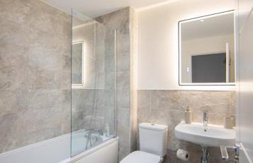 Stylish 2 Bedroom House - Village Location - Foto 31