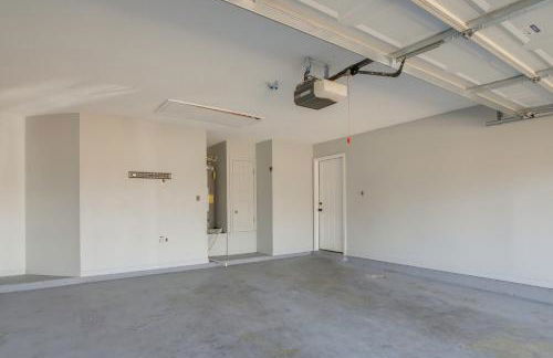 Walk to the Greenline Sleek Cordova Home with Patio - Foto 25