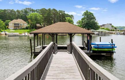 Private Dock, Pool + Hottub, Game Room, Firepit Paradise Pointe by Avantstay - Foto 125