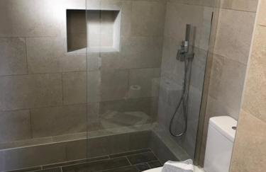 Regina Apartments - Photo 3