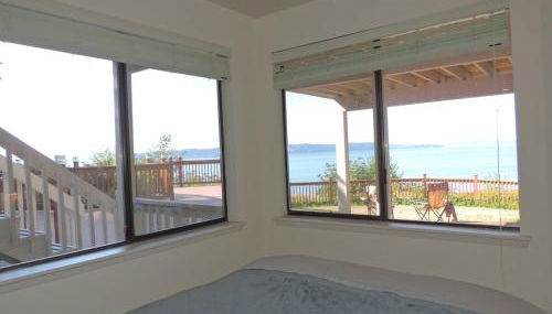 Beautiful Puget Sound Waterfront Villa - Photo 2