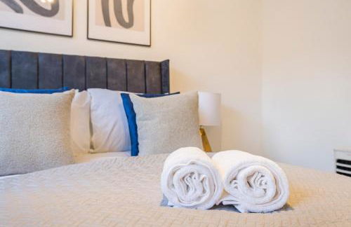 Stylish 2BR 2BA Flat in Gravesend Sleeps 4 - Foto 3