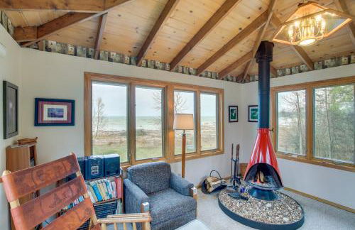 Serene Lakefront Baileys Harbor Home with Deck! - Foto 3