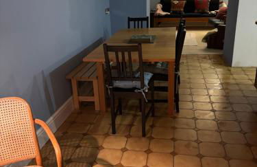 Tenby Victorian Villa with parking, pets allowed - Photo 22