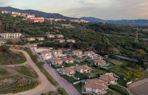 Villetta Li Junchi - due passi dal mare - spazioso giardino - Photo 10