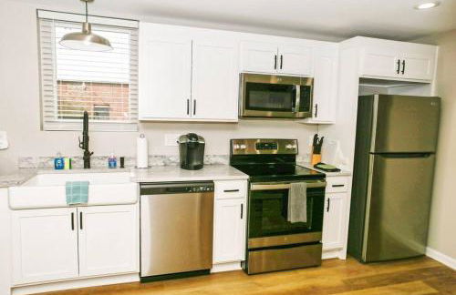 Newly Renovated Small Town Retreat - Foto 8