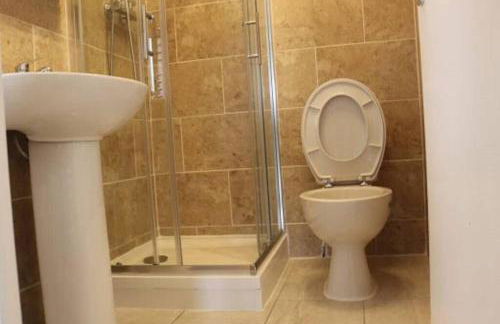 LARGE 12 Guests 5 Bedroom House in Birmingham City Centre - Foto 30