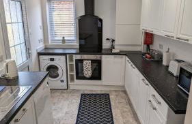 Seaside Escapes - with relaxing hot tub! - Foto 5