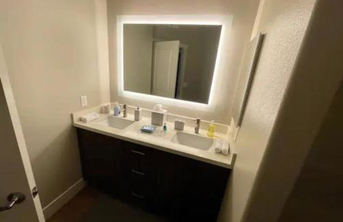 Designer 2 Bedroom with 3 Beds- Pool View, Gym, Parking - Foto 26