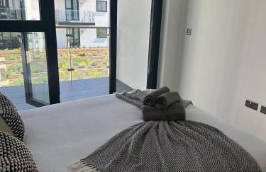 Harbour view-Sleeps 4-Sea View-Parking-Balcony - Foto 17