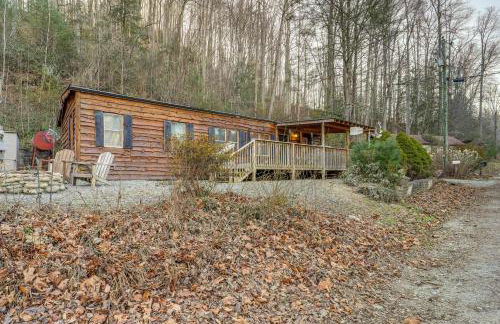 Rural Outdoor Oasis! Edgemont Cabin with Fire Pit - Foto 25