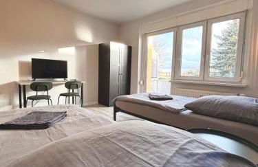 Myflat Apartment mit 6 Betten, 3 Schlafzimmern und Balkon bei Leipzig BMW, Amazon, Porsche, Messe - Foto 18