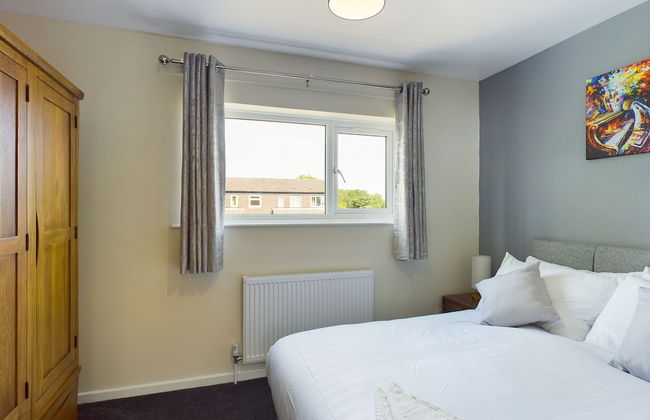 Tranquil Telford Retreat - 3 Bedroom House - Foto 2