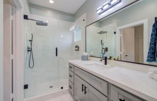 Houston Entertainment Haven - Photo 43