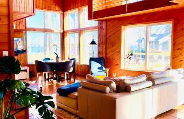 Unforgettable 4 bedroom 3 bath waterfront cabin - Photo 33
