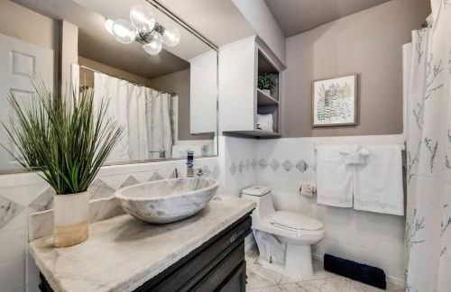 Spacious 2-Bed Dallas Condo Patio Resort Pool - Foto 17