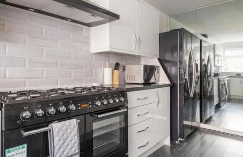 Marston 5 Bedroom Home With Parking Near HS2 & NEC & BHX - Foto 11