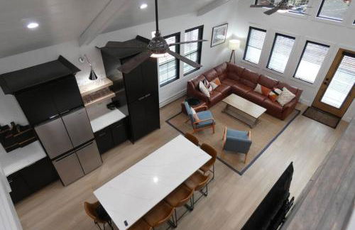 Modern Chalet with Hot Tub and Lake Access - Foto 6