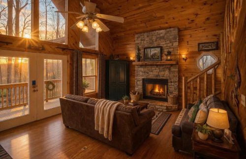 Alpine Joy-Hot Tub, Pond Access ,Cozy Cabin Retreat in the Smokies - Foto 39
