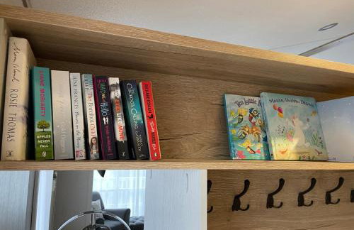 Chichester Lakeside Holiday Park Lakefront Lodge - Foto 38