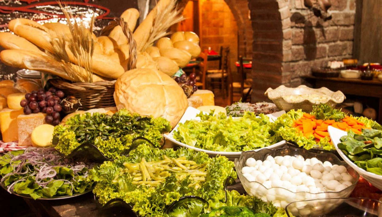 Jantar italiano e espetáculo folclórico em Gramado