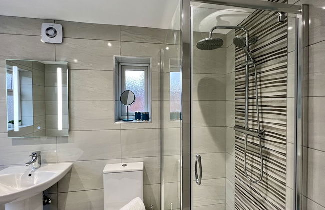 St Michael House - Photo 35