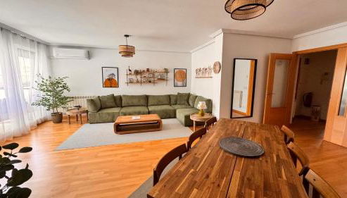 Exclusive Lerma - Smart TV de 75", Netflix y Parking Gratis - Foto 3