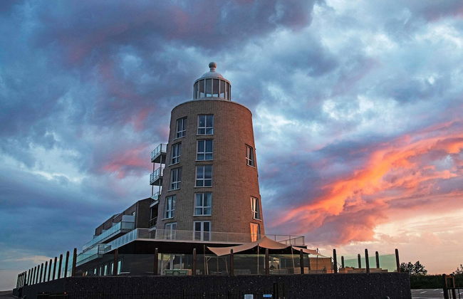 Modern Retreat With Private Sauna - Photo 1