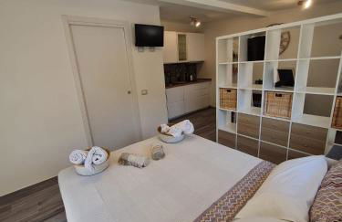 Monolocale con giardino privato, 1 minuto dal mare - Foto 11