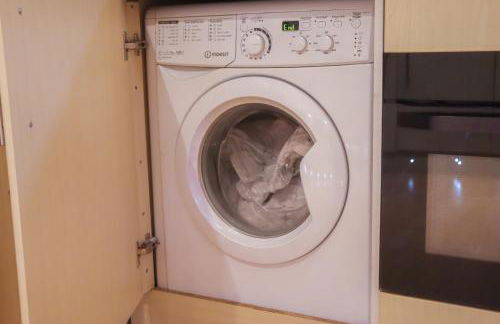 Beautiful 2 Bedroom house with big Garden & Parking fast wifi, and king size bed - Foto 33