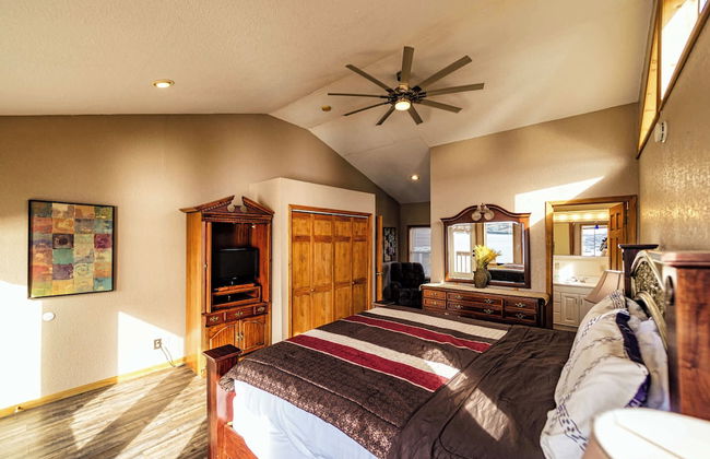 Redbud Retreat Amenity-filled Waterfront Home! - Photo 6