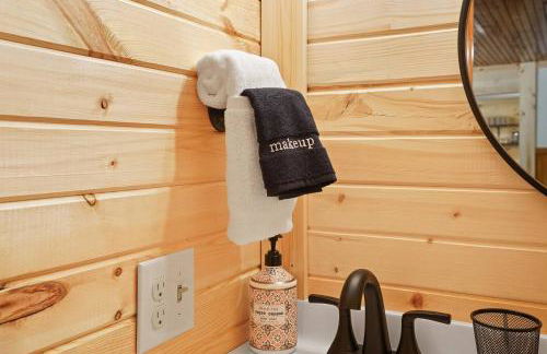 Game RoomHot Tub4mi to Rock HouseGives Back! - Foto 22