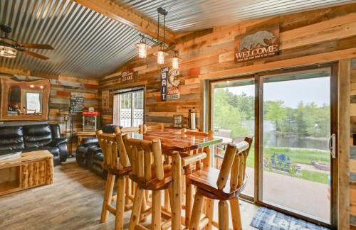 Lakeside Cabin with Fire Pit Near Pine Point Park! - Foto 8