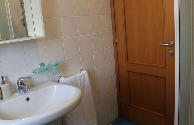 Holiday Home with Nicely Decorated Interior near Lake Garda - Foto 9