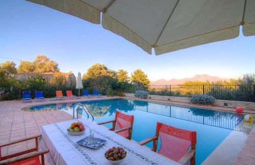 Allaria Villa Traditional Villa - Photo 33