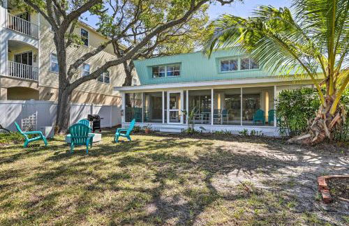 Tropical Waterfront Home Central Location! - Foto 30