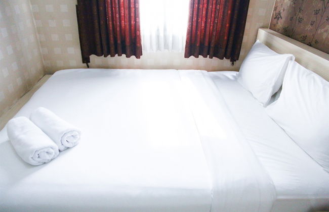 Pool View 2BR Mutiara Bekasi Apartment - Photo 4