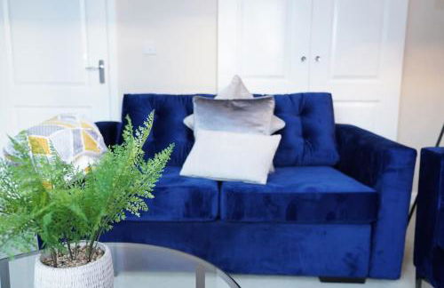 Spacious 4 Bedroom, 3 Bath House by Jesswood Properties Contractors, Business and Leisure with Free Parking and WIFI - Foto 33