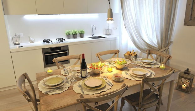 Arcimboldo - Foto 3, Servicio de comidas en la habitación