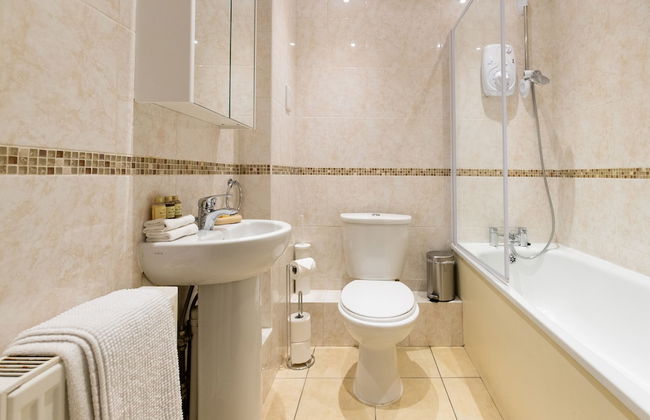 Velvet 1-bedroom Apartment With Balcony, Hoddesdon - Foto 23