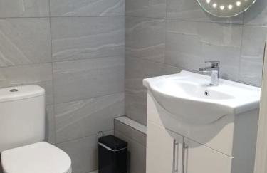 Rosey Lodge -1Bedroom Cousy Flat - Parking, Netflix, WIFI - Close to Blenheim Palace & Oxford - F5 - Photo 10