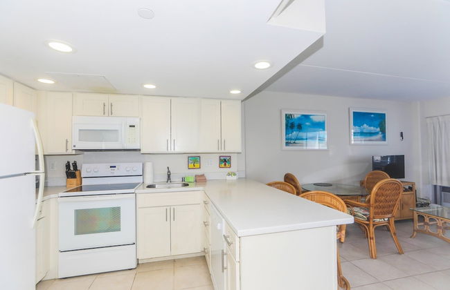 Spacious One Bedroom Harbor View Condos at Ilikai Marina With Private Balcony - Foto 61