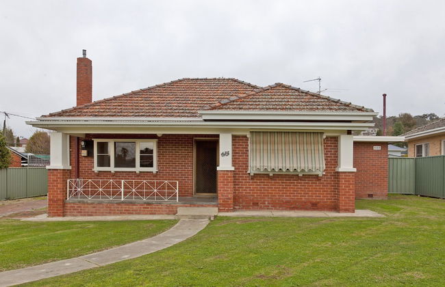 Red Brick Beauty - Central Cottage - Photo 1