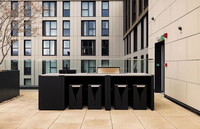 Leeds Centre by Charles Hope - Photo 25