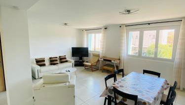 T4 65m avec garage à 10 min à pied du centre ville - Foto 2