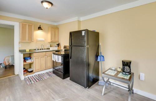 Walk to Beach House with Deck and Yard in Lubec! - Foto 7