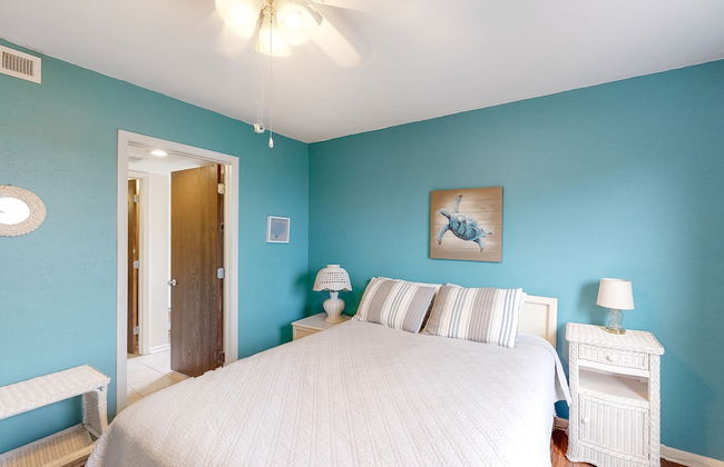 Surf Condos - Photo 3